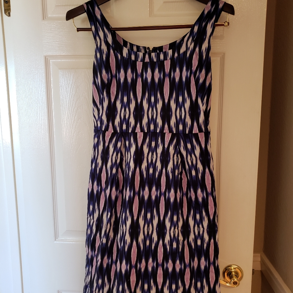 Ann Taylor dress with bow on back